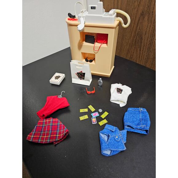 Vintage 1997 Cool Shoppin' Barbie - Picture 9 of 15